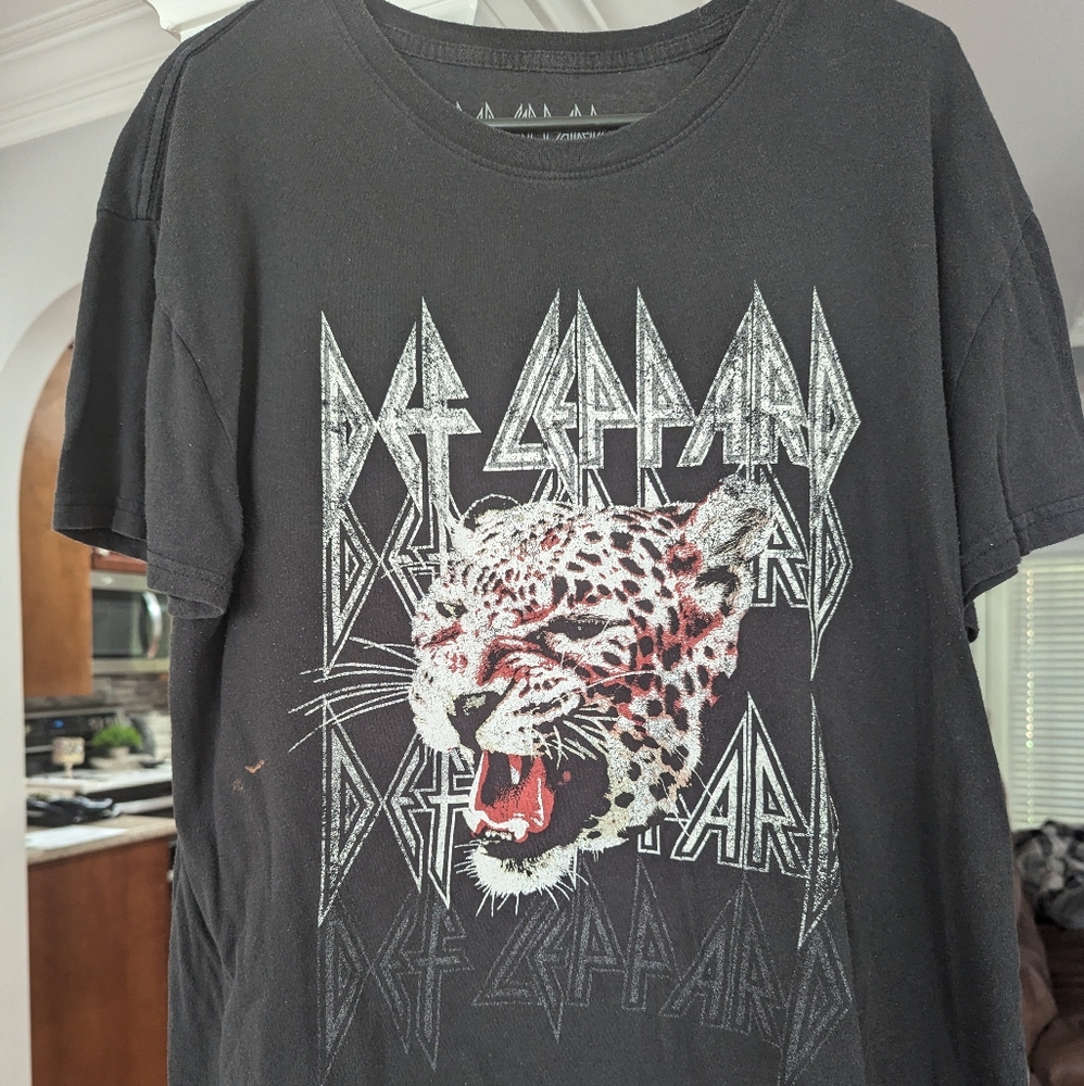Women's graphic tee